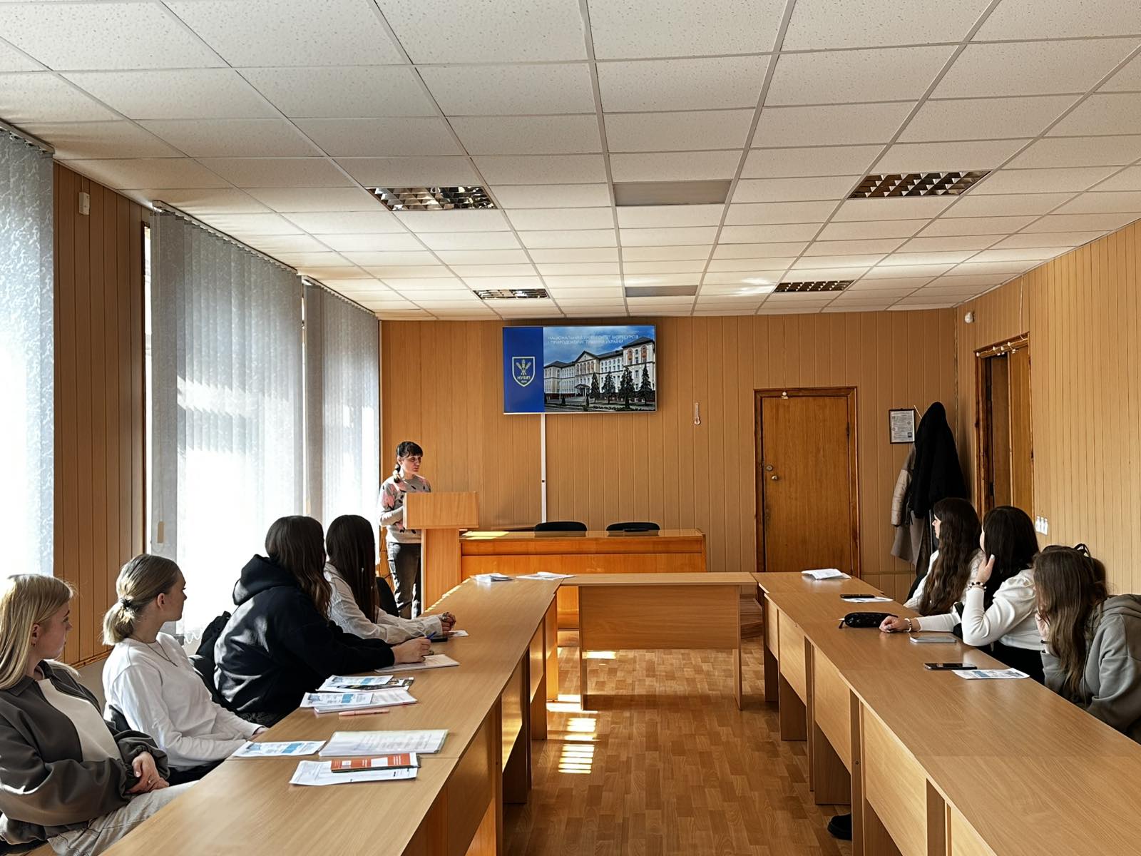 Профорієнтаційна зустріч зі студентами Бобровицького фахового коледжу: нові можливості для здобуття вищої освіти в НУБіП України