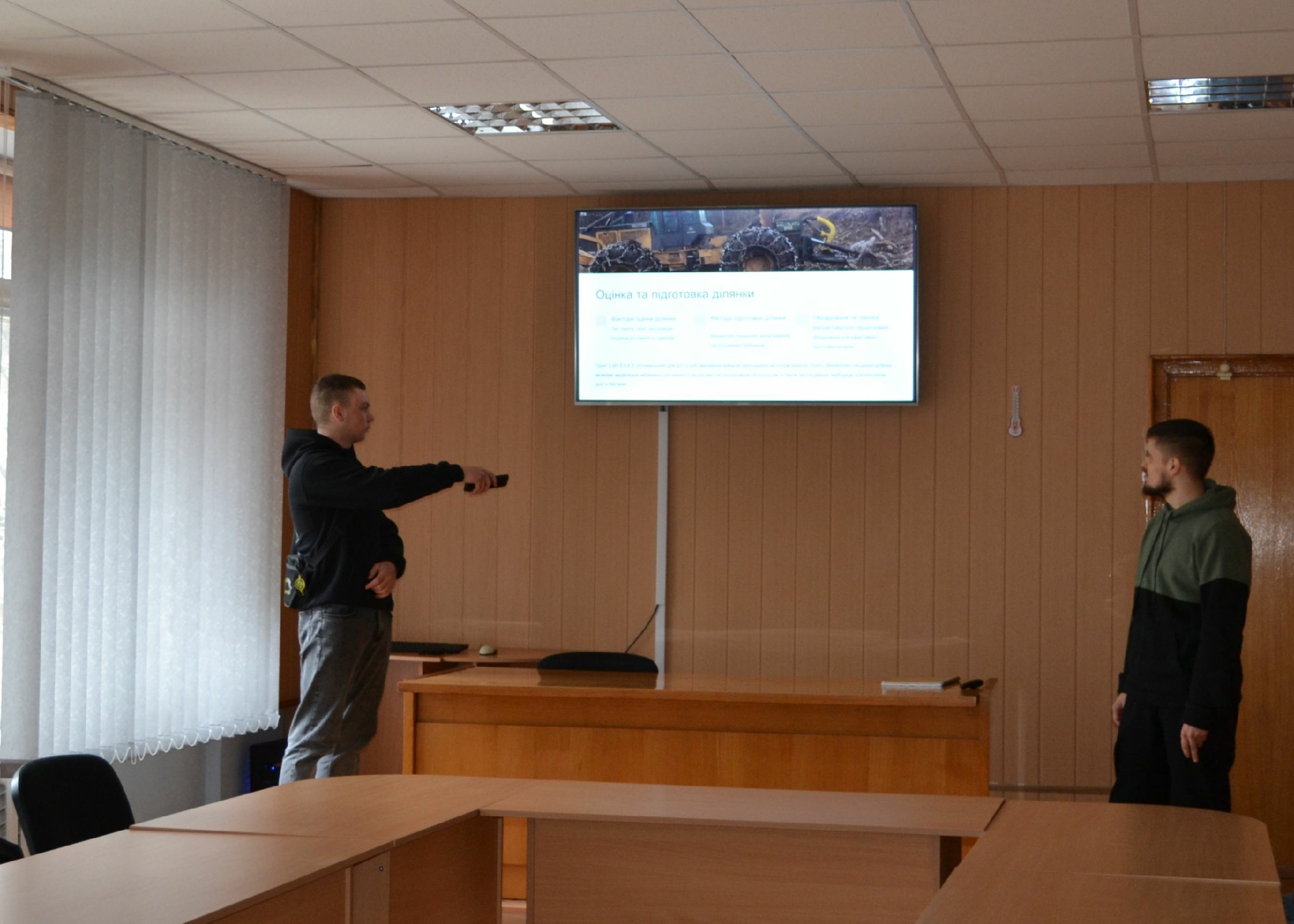 Успішний захист курсових робіт з дисципліни “Лісові культури і лісомеліорація”.