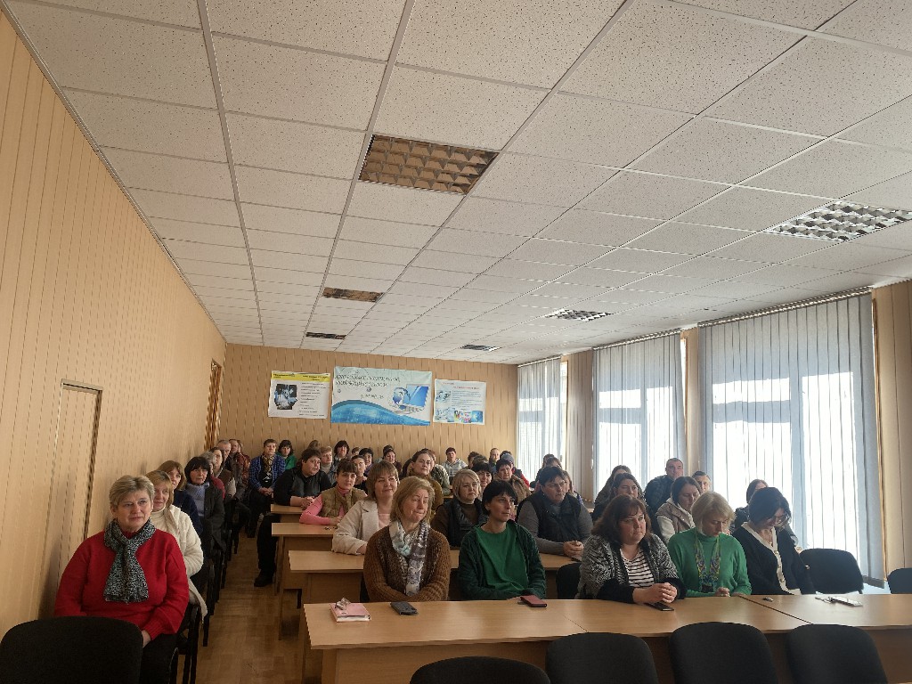 З повагою та вдячністю в цей святковий день!